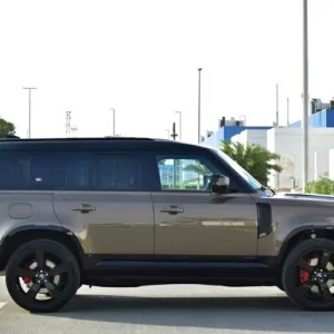 Land Rover Defender 2023